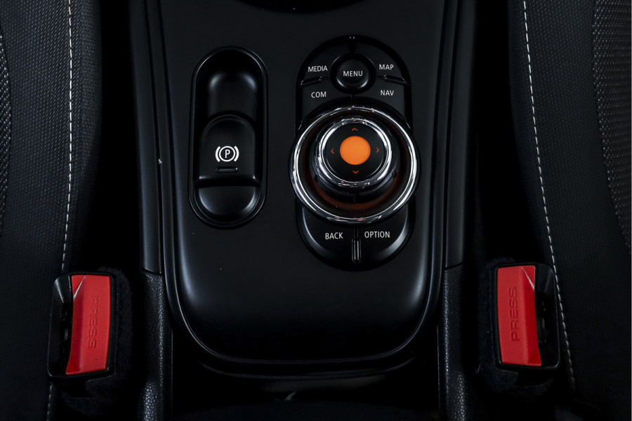 MINI Countryman 1.5 100 PK One Pepper | Cruise | Stoelverw. | PDC | NAV + Apple Carplay | ECC | LM 19" |