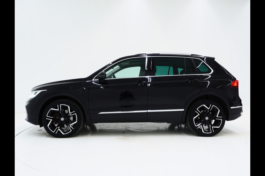 Volkswagen Tiguan 1.4 TSI eHybrid Elegance | Panoramadak | Trekhaak | Camera | Keyless | Adaptive Cruise | Virtual | Carplay
