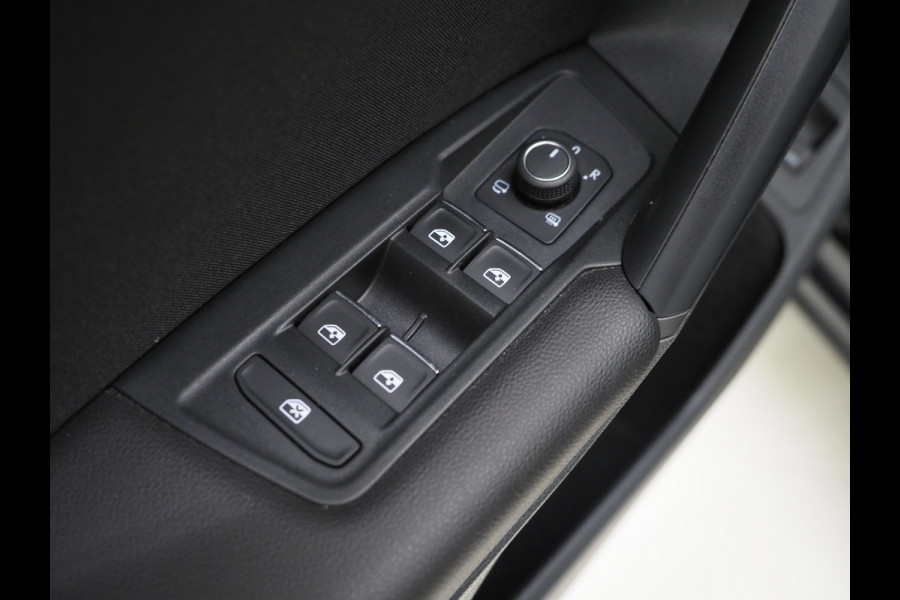 Volkswagen Tiguan 1.4 TSI eHybrid Elegance | Panoramadak | Trekhaak | Camera | Keyless | Adaptive Cruise | Virtual | Carplay
