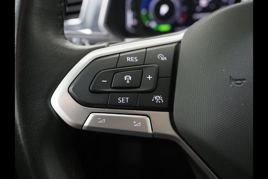 Volkswagen Tiguan 1.4 TSI eHybrid Elegance | Panoramadak | Trekhaak | Camera | Keyless | Adaptive Cruise | Virtual | Carplay