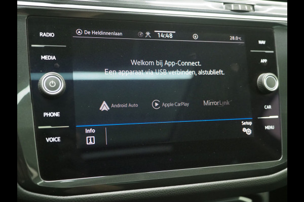 Volkswagen Tiguan 1.4 TSI eHybrid Elegance | Panoramadak | Trekhaak | Camera | Keyless | Adaptive Cruise | Virtual | Carplay