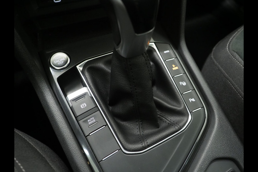 Volkswagen Tiguan 1.4 TSI eHybrid Elegance | Panoramadak | Trekhaak | Camera | Keyless | Adaptive Cruise | Virtual | Carplay