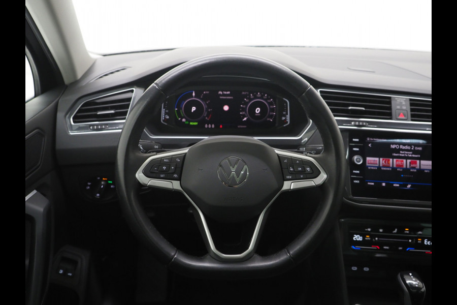 Volkswagen Tiguan 1.4 TSI eHybrid Elegance | Panoramadak | Trekhaak | Camera | Keyless | Adaptive Cruise | Virtual | Carplay