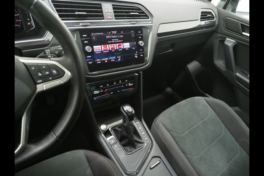 Volkswagen Tiguan 1.4 TSI eHybrid Elegance | Panoramadak | Trekhaak | Camera | Keyless | Adaptive Cruise | Virtual | Carplay