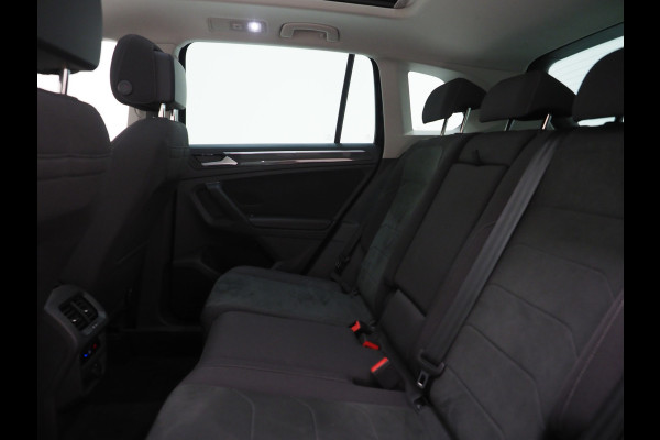 Volkswagen Tiguan 1.4 TSI eHybrid Elegance | Panoramadak | Trekhaak | Camera | Keyless | Adaptive Cruise | Virtual | Carplay
