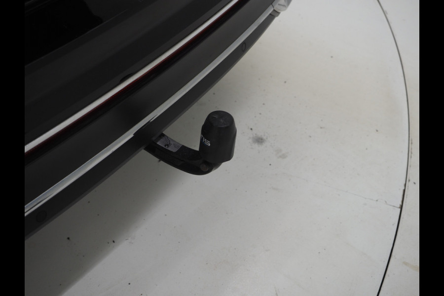 Volkswagen Tiguan 1.4 TSI eHybrid Elegance | Panoramadak | Trekhaak | Camera | Keyless | Adaptive Cruise | Virtual | Carplay