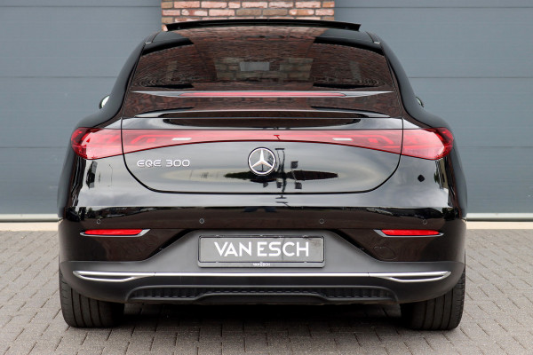 Mercedes-Benz EQE 300 Business Solution 90 kWh | Panoramadak | Distronic | Memory | Camera | Warmtepomp | Keyless Go | Stoelverwarming | 22kW | Leder |