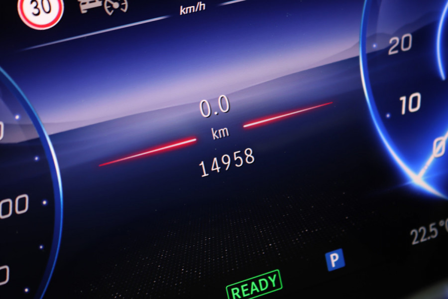 Mercedes-Benz EQE 300 Business Solution 90 kWh | Panoramadak | Distronic | Memory | Camera | Warmtepomp | Keyless Go | Stoelverwarming | 22kW | Leder |