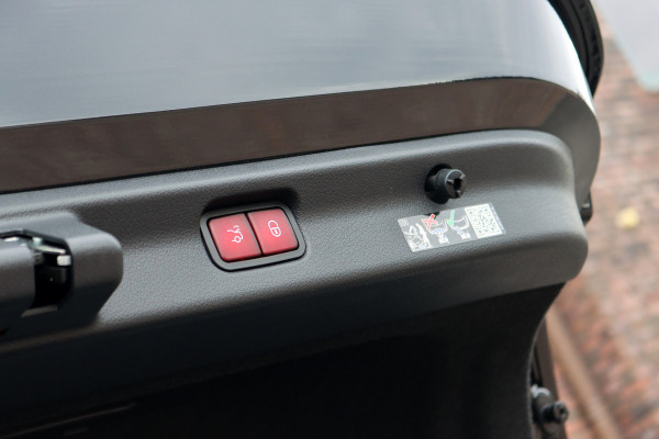 Mercedes-Benz EQE 300 Business Solution 90 kWh | Panoramadak | Distronic | Memory | Camera | Warmtepomp | Keyless Go | Stoelverwarming | 22kW | Leder |
