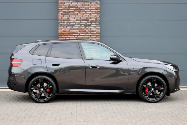 BMW X3 30e xDrive M-Sport Pro | Panoramadak | Memory | Stoelventilatie | Surround Camera | HUD | Verwarmd Stuurwiel | Harman/Kardon | Iconic Glow | Achterbank Verwarmd |