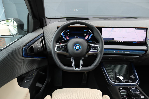 BMW X3 30e xDrive M-Sport Pro | Panoramadak | Memory | Stoelventilatie | Surround Camera | HUD | Verwarmd Stuurwiel | Harman/Kardon | Iconic Glow | Achterbank Verwarmd |