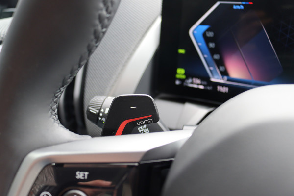 BMW X3 30e xDrive M-Sport Pro | Panoramadak | Memory | Stoelventilatie | Surround Camera | HUD | Verwarmd Stuurwiel | Harman/Kardon | Iconic Glow | Achterbank Verwarmd |