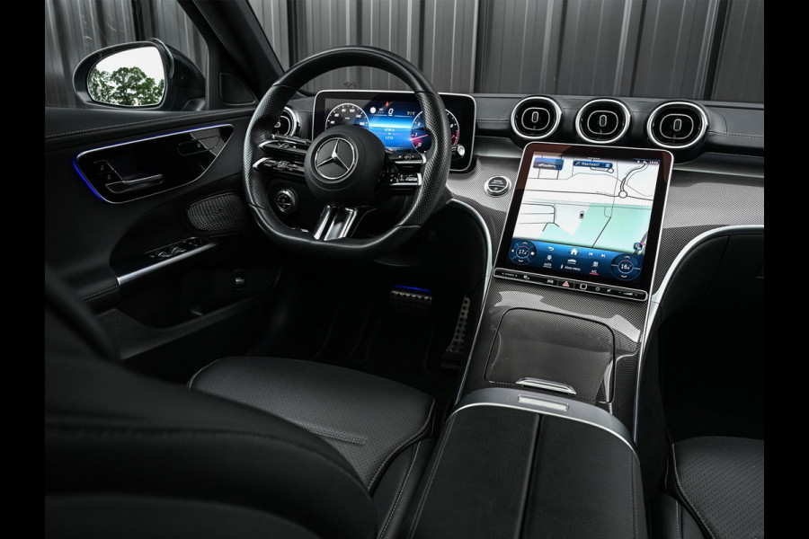 Mercedes-Benz C-Klasse 180 AMG Line | NL-Auto | Panoramadak | Night-Pakket | Ambiance Interieur | Camera | Elektr. Verst. Voorstoelen + Verwarming |