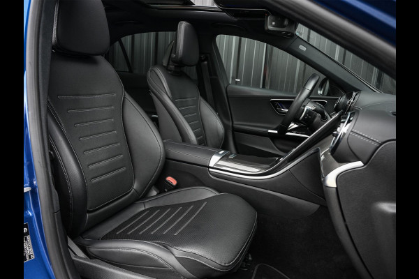 Mercedes-Benz C-Klasse 180 AMG Line | NL-Auto | Panoramadak | Night-Pakket | Ambiance Interieur | Camera | Elektr. Verst. Voorstoelen + Verwarming |