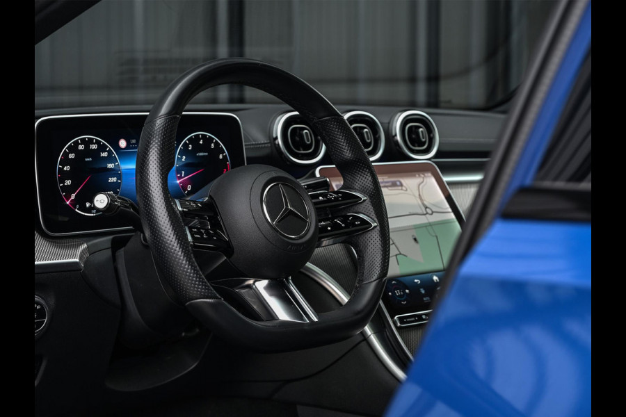 Mercedes-Benz C-Klasse 180 AMG Line | NL-Auto | Panoramadak | Night-Pakket | Ambiance Interieur | Camera | Elektr. Verst. Voorstoelen + Verwarming |