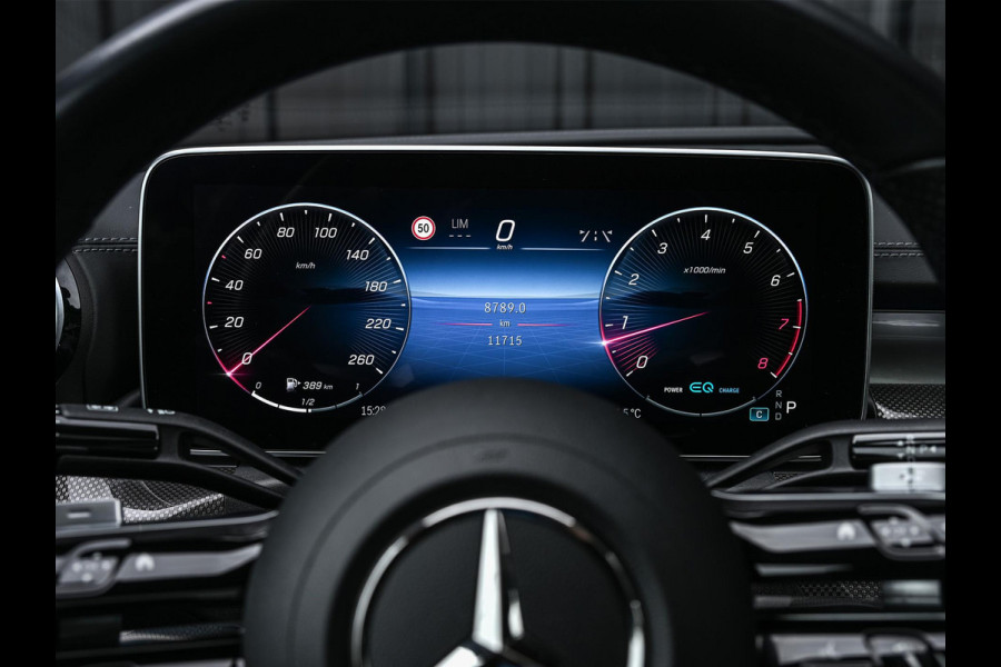 Mercedes-Benz C-Klasse 180 AMG Line | NL-Auto | Panoramadak | Night-Pakket | Ambiance Interieur | Camera | Elektr. Verst. Voorstoelen + Verwarming |