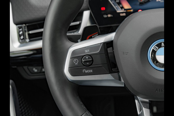 BMW iX2 eDrive20 M-Sport - Pano - Trekhaak - Memoryzetel - Stuurwiel Verwarmd