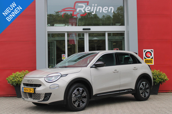 Fiat 600 1.2 Hybrid 110PK AUTOMAAT URBAN | STOEL/VOORRUIT VERWARMING | KEYLESS ENTRY/START | 17" LICHTEMATELN VELGEN | DRAADLOZE TELEFOONLADER | DRAADLOZE APPLE CARPLAY/ANDROID AUTO | NAVIGATIE | DAB+ RADIO | PARKEERSENSOREN VOOR + ACHTER | ACHTERUITRIJ CAMERA | CRUISE CONTROL | LED KOPLAMPEN |