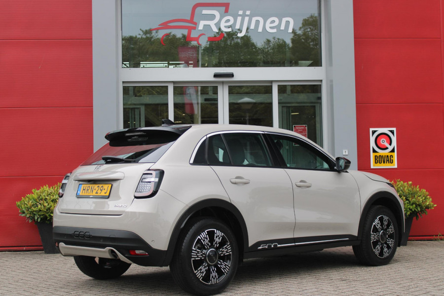 Fiat 600 1.2 Hybrid 110PK AUTOMAAT URBAN | STOEL/VOORRUIT VERWARMING | KEYLESS ENTRY/START | 17" LICHTEMATELN VELGEN | DRAADLOZE TELEFOONLADER | DRAADLOZE APPLE CARPLAY/ANDROID AUTO | NAVIGATIE | DAB+ RADIO | PARKEERSENSOREN VOOR + ACHTER | ACHTERUITRIJ CAMERA | CRUISE CONTROL | LED KOPLAMPEN |