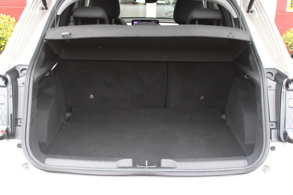 Fiat 600 1.2 Hybrid 110PK AUTOMAAT URBAN | STOEL/VOORRUIT VERWARMING | KEYLESS ENTRY/START | 17" LICHTEMATELN VELGEN | DRAADLOZE TELEFOONLADER | DRAADLOZE APPLE CARPLAY/ANDROID AUTO | NAVIGATIE | DAB+ RADIO | PARKEERSENSOREN VOOR + ACHTER | ACHTERUITRIJ CAMERA | CRUISE CONTROL | LED KOPLAMPEN |