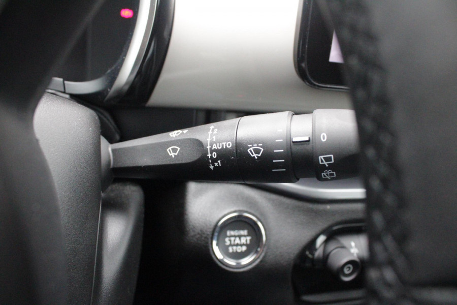 Fiat 600 1.2 Hybrid 110PK AUTOMAAT URBAN | STOEL/VOORRUIT VERWARMING | KEYLESS ENTRY/START | 17" LICHTEMATELN VELGEN | DRAADLOZE TELEFOONLADER | DRAADLOZE APPLE CARPLAY/ANDROID AUTO | NAVIGATIE | DAB+ RADIO | PARKEERSENSOREN VOOR + ACHTER | ACHTERUITRIJ CAMERA | CRUISE CONTROL | LED KOPLAMPEN |