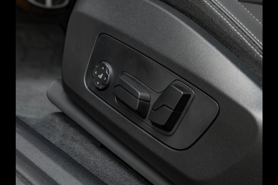 BMW iX2 eDrive20 M-Sport - Pano - Trekhaak - Memoryzetel - Stuurwiel Verwarmd