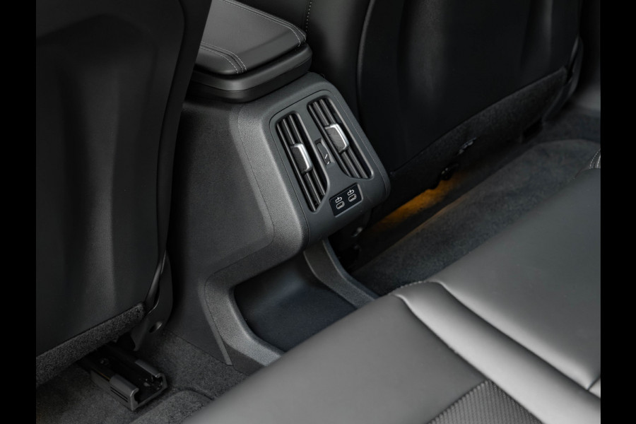 BMW iX2 eDrive20 M-Sport - Pano - Trekhaak - Memoryzetel - Stuurwiel Verwarmd
