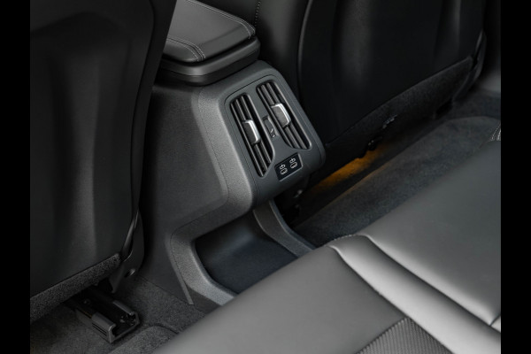 BMW iX2 eDrive20 M-Sport - Pano - Trekhaak - Memoryzetel - Stuurwiel Verwarmd