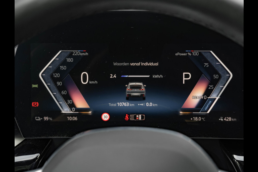 BMW iX2 eDrive20 M-Sport - Pano - Trekhaak - Memoryzetel - Stuurwiel Verwarmd