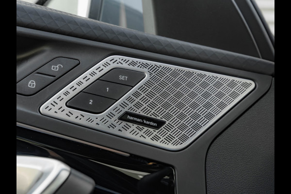 BMW iX2 eDrive20 M-Sport - Pano - Trekhaak - Memoryzetel - Stuurwiel Verwarmd