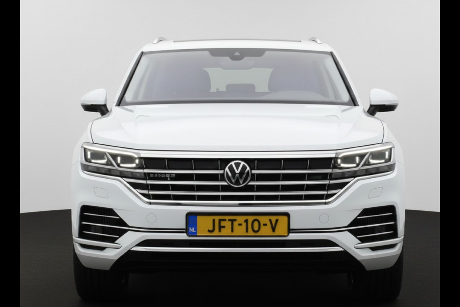Volkswagen Touareg 3.0 TSi eHybrid ATMOSPHERE 4MOTION TREKHAAK/HEAD-UP/PANORAMADAK 1E EIG