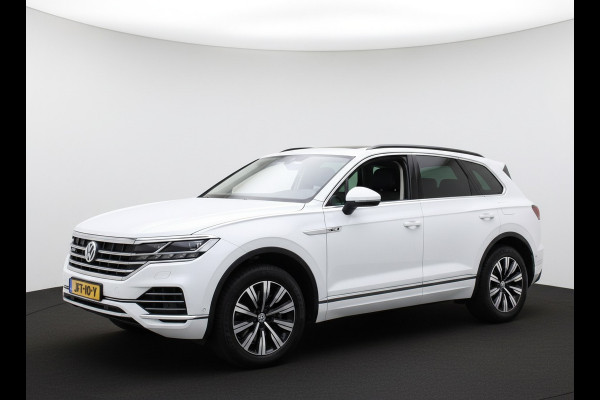 Volkswagen Touareg 3.0 TSi eHybrid ATMOSPHERE 4MOTION TREKHAAK/HEAD-UP/PANORAMADAK 1E EIG