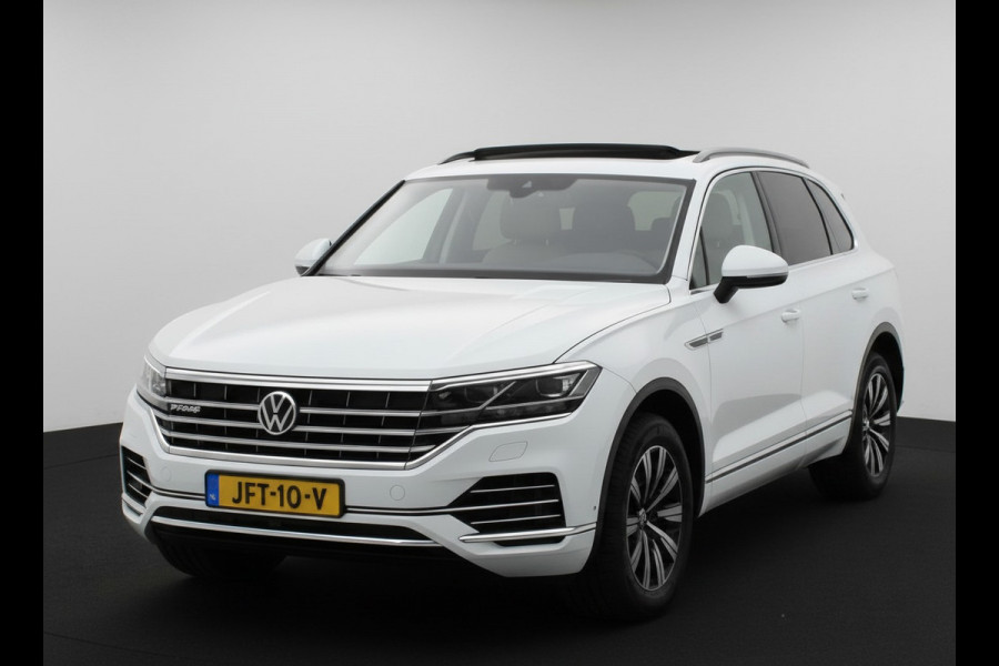 Volkswagen Touareg 3.0 TSi eHybrid ATMOSPHERE 4MOTION TREKHAAK/HEAD-UP/PANORAMADAK 1E EIG