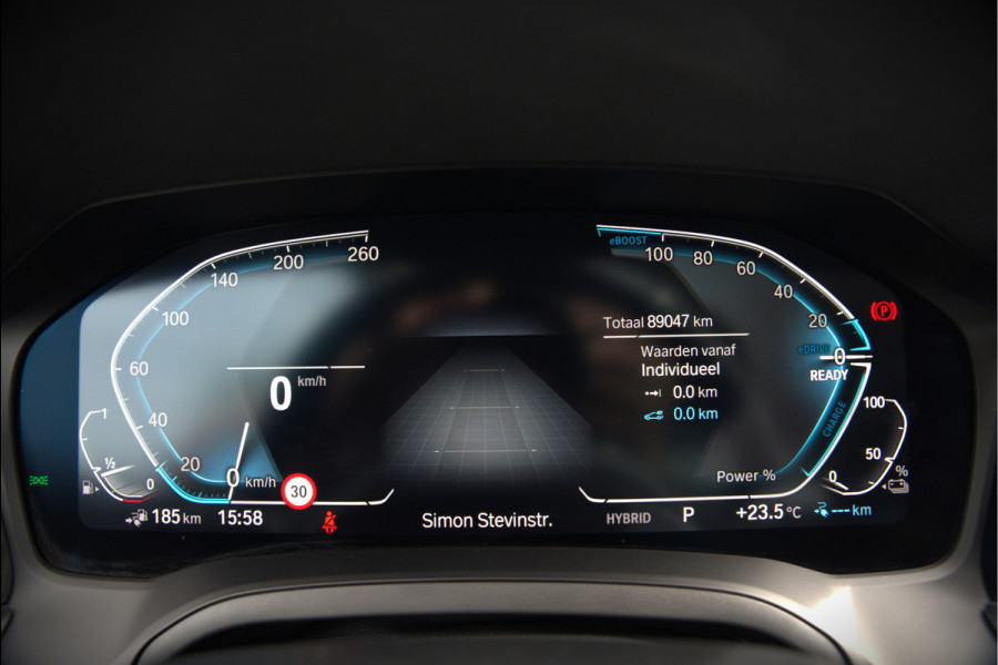BMW 3-serie 330e eDrive Edition High Executive | Stoelverwarming | Navigatie | Apple Carplay | Parkeersensoren | Keyless | Cruise Control | LED | Leer | Trekhaak | Climate Control |
