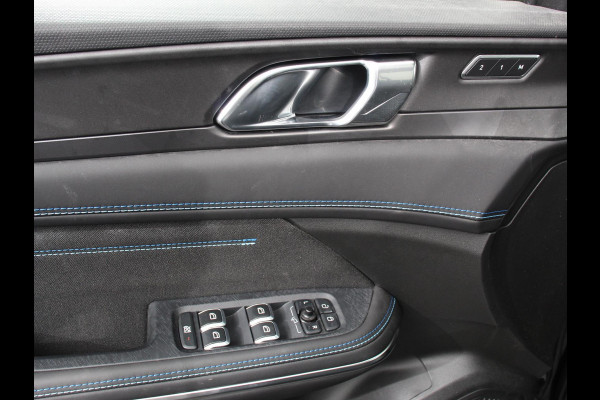 Lynk & Co 01 1.5 Panoramadak Airco ECC Virtual Coickpit PDC VA + Camera Adaptive Cruise Control Full LED 20" LM Velgen