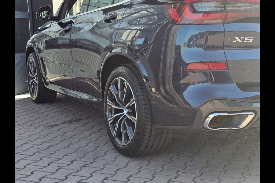 BMW X5 xDrive45e High Executive M-Sport | Luchtvering |  Elek. trekhaak | Safety pack | Achterasbesturing | HUD | M aerodynamica | Leder |
