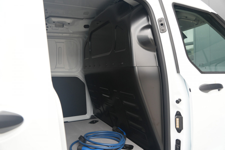 Ford E-Transit Courier Trend 44 kWh 136pk - Stoel/Stuurverwarming - Camera - Cruise - Carplay/Android - Rijklaar