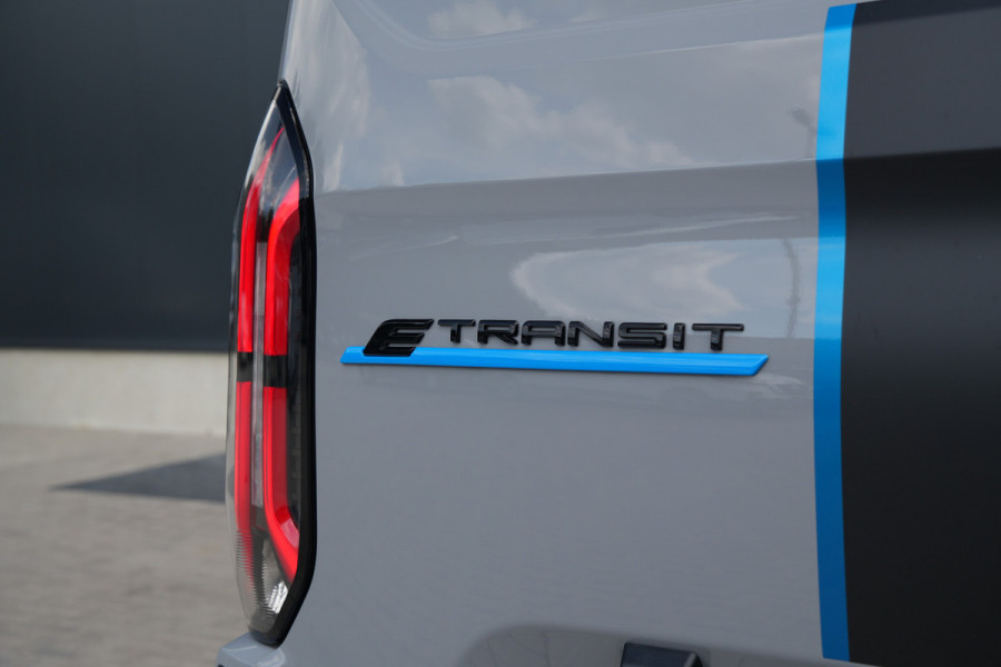 Ford E-Transit Custom 320 L2H1 Sport 71 kWh 218pk - 2x Schuif - Stoel/Stuurverwarming - Cruise - Keyless - Rijklaar