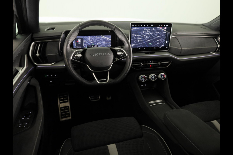 Škoda Kodiaq 1.5 TSI PHEV Sportline Business 204 pk Automaat | Verlengde garantie | Navigatie | Panoramadak | Trekhaak (wegklapbaar) | Parkeersensoren | Achteruitrijcamera | Stoelverwarming v/a |