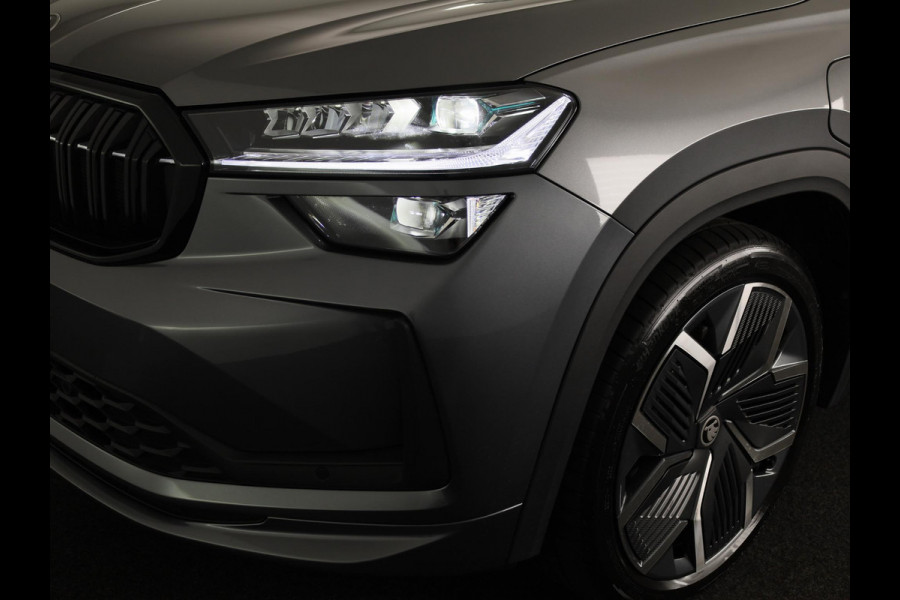 Škoda Kodiaq 1.5 TSI PHEV Sportline Business 204 pk Automaat | Verlengde garantie | Navigatie | Panoramadak | Trekhaak (wegklapbaar) | Parkeersensoren | Achteruitrijcamera | Stoelverwarming v/a |