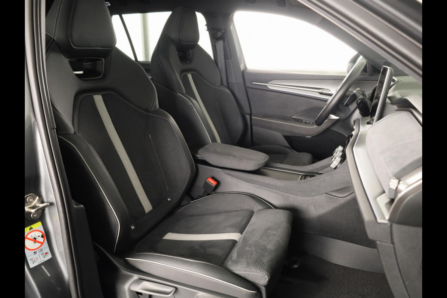 Škoda Kodiaq 1.5 TSI PHEV Sportline Business 204 pk Automaat | Verlengde garantie | Navigatie | Panoramadak | Trekhaak (wegklapbaar) | Parkeersensoren | Achteruitrijcamera | Stoelverwarming v/a |