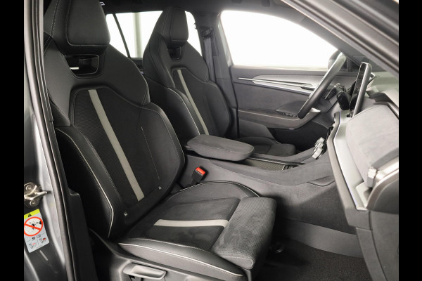 Škoda Kodiaq 1.5 TSI PHEV Sportline Business 204 pk Automaat | Verlengde garantie | Navigatie | Panoramadak | Trekhaak (wegklapbaar) | Parkeersensoren | Achteruitrijcamera | Stoelverwarming v/a |