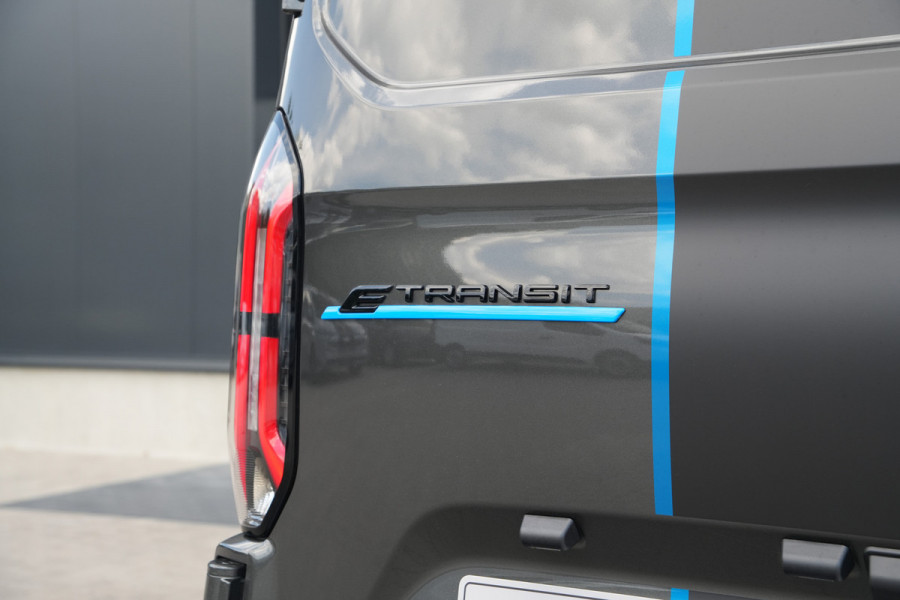 Ford E-Transit Custom 320 L2H1 Sport 71 kWh 218pk2x Schuif - Stoel/Stuurverwarming - Cruise - Keyless - Rijklaar