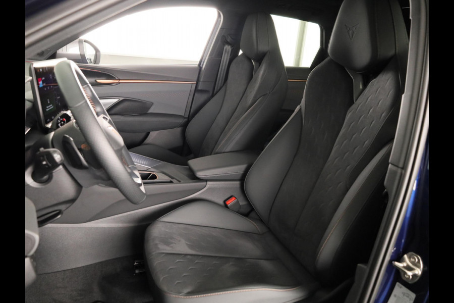 CUPRA Terramar 1.5 TSI e-Hybrid VZ Performance 272 pk Automaat | Navigatie | Panoramadak | Parkeersensoren (Park assist)  Rondomzicht camera | Elektr. voorstoelen | Matrix LED koplampen |