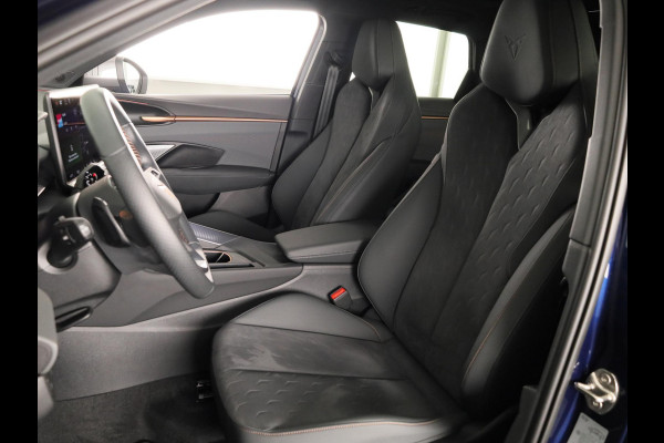 CUPRA Terramar 1.5 TSI e-Hybrid VZ Performance 272 pk Automaat | Navigatie | Panoramadak | Parkeersensoren (Park assist)  Rondomzicht camera | Elektr. voorstoelen | Matrix LED koplampen |