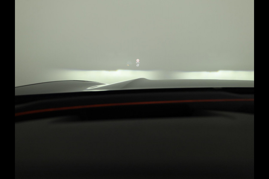 CUPRA Terramar 1.5 TSI e-Hybrid VZ Performance 272 pk Automaat | Navigatie | Panoramadak | Parkeersensoren (Park assist)  Rondomzicht camera | Elektr. voorstoelen | Matrix LED koplampen |