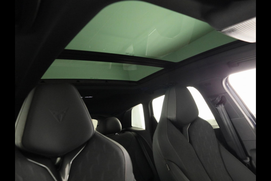 CUPRA Terramar 1.5 TSI e-Hybrid VZ Performance 272 pk Automaat | Navigatie | Panoramadak | Parkeersensoren (Park assist)  Rondomzicht camera | Elektr. voorstoelen | Matrix LED koplampen |