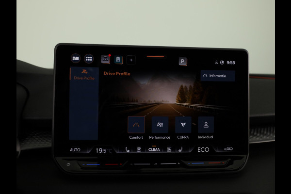 CUPRA Terramar 1.5 TSI e-Hybrid VZ Performance 272 pk Automaat | Navigatie | Panoramadak | Parkeersensoren (Park assist)  Rondomzicht camera | Elektr. voorstoelen | Matrix LED koplampen |