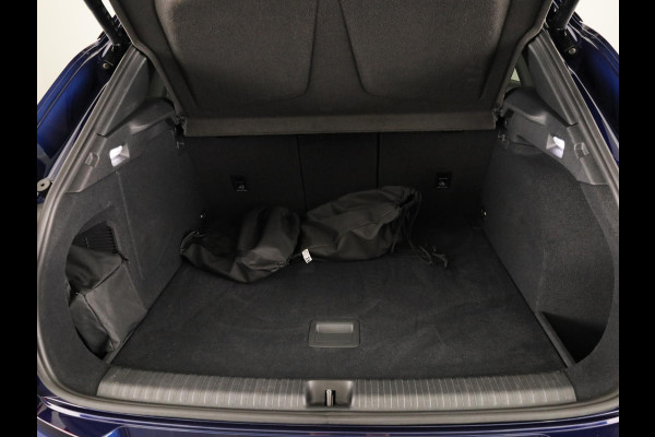 CUPRA Terramar 1.5 TSI e-Hybrid VZ Performance 272 pk Automaat | Navigatie | Panoramadak | Parkeersensoren (Park assist)  Rondomzicht camera | Elektr. voorstoelen | Matrix LED koplampen |