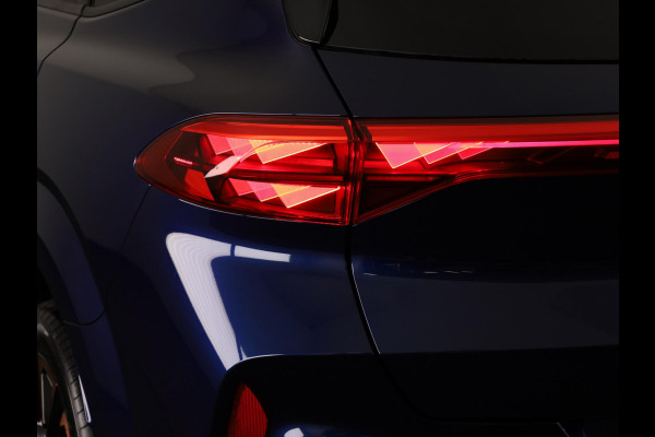 CUPRA Terramar 1.5 TSI e-Hybrid VZ Performance 272 pk Automaat | Navigatie | Panoramadak | Parkeersensoren (Park assist)  Rondomzicht camera | Elektr. voorstoelen | Matrix LED koplampen |